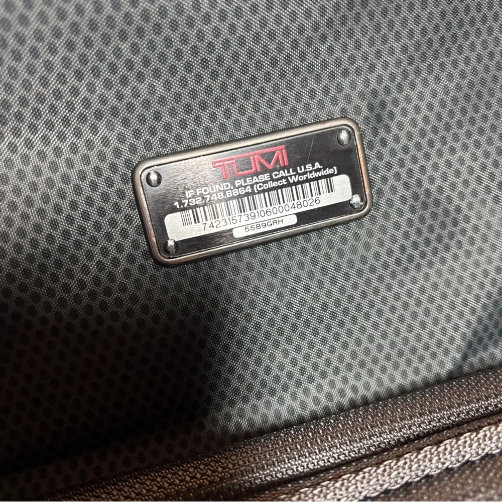 Tumi excellent used